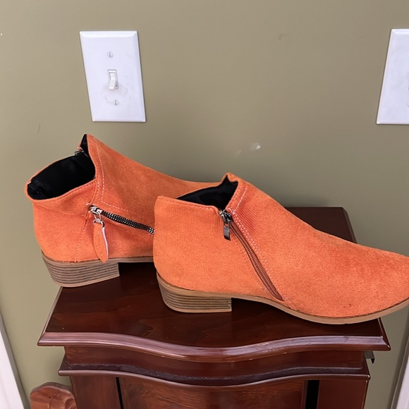 Casual Swede-like booties - Picture 2 of 6